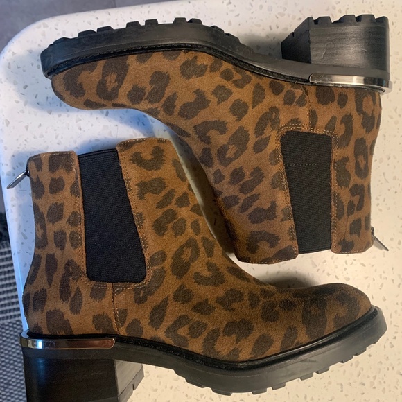 Womens Vince Camuto lug sole boots size 6.5 - Picture 1 of 3